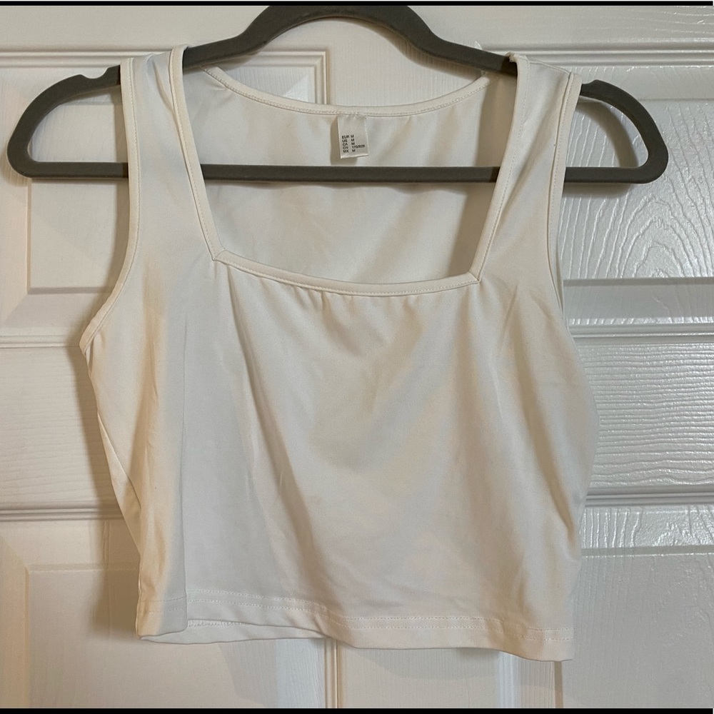 White crop top tank top medium